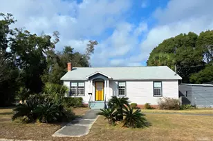120 W Lakeview Ave, Pensacola, FL 32501 - Photo 1