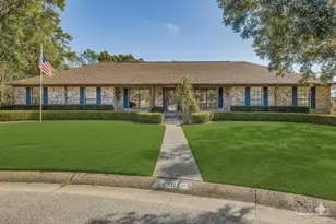 2450 Bluffs Cir, Pensacola, FL 32503 - Photo 1