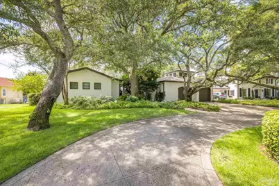 9 N Sunset Blvd, Gulf Breeze, FL 32561 - Photo 1