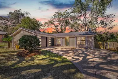 6056 West Shore Dr, Pensacola, FL 32526 - Photo 1