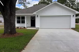 360 McKinnon Ln, Pensacola, FL 32534 - Photo 1