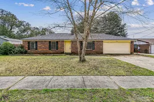 6931 Falcon Dr, Pensacola, FL 32526 - Photo 1