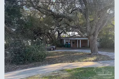 401 Fairpoint Dr, Gulf Breeze, FL 32561 - Photo 1