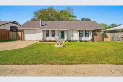 7415 Viewcrest Dr, Pensacola, FL 32504 - Photo 1