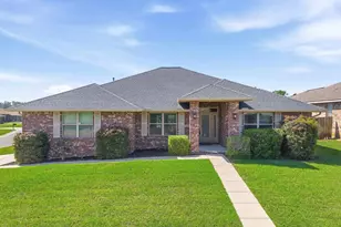 732 Mohegan Cir, Cantonment, FL 32533 - Photo 1