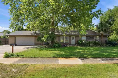 353 Fairpoint Dr, Gulf Breeze, FL 32561 - Photo 1