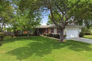 22 Dogwood Dr, Shalimar, FL 32579 - Photo 1