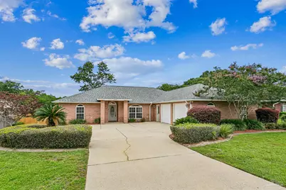 652 Ashford Rd, Cantonment, FL 32533 - Photo 1