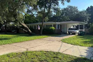 24 Gilmore Dr, Gulf Breeze, FL 32561 - Photo 1