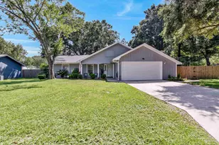 7706 Beechwood Dr, Pensacola, FL 32514 - Photo 1