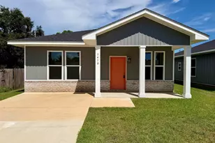 5410 Kee Memorial Dr, Pensacola, FL 32507 - Photo 1
