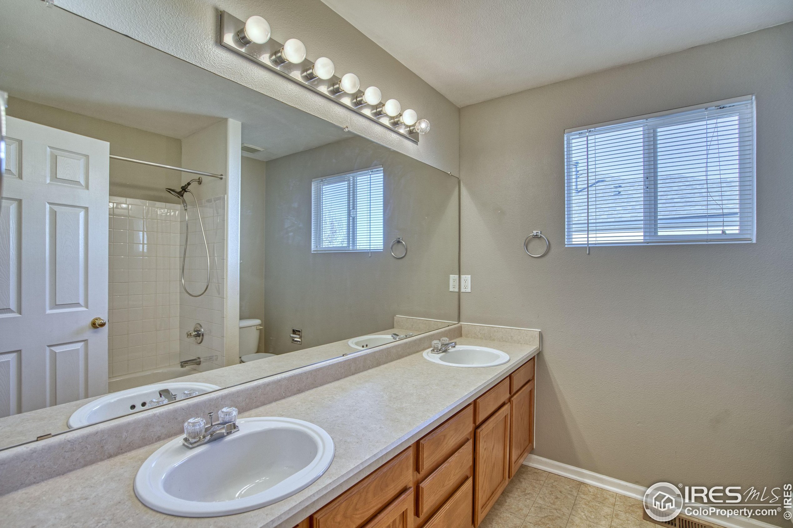 1213 Button Rock Dr, Longmont CO 80504-2258 exterior