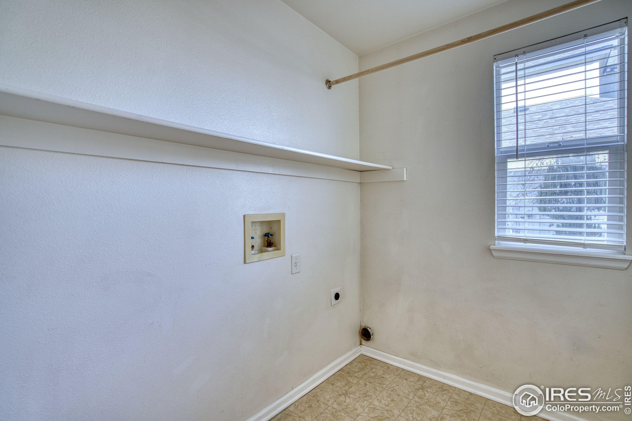 1213 Button Rock Dr, Longmont CO 80504-2258 exterior