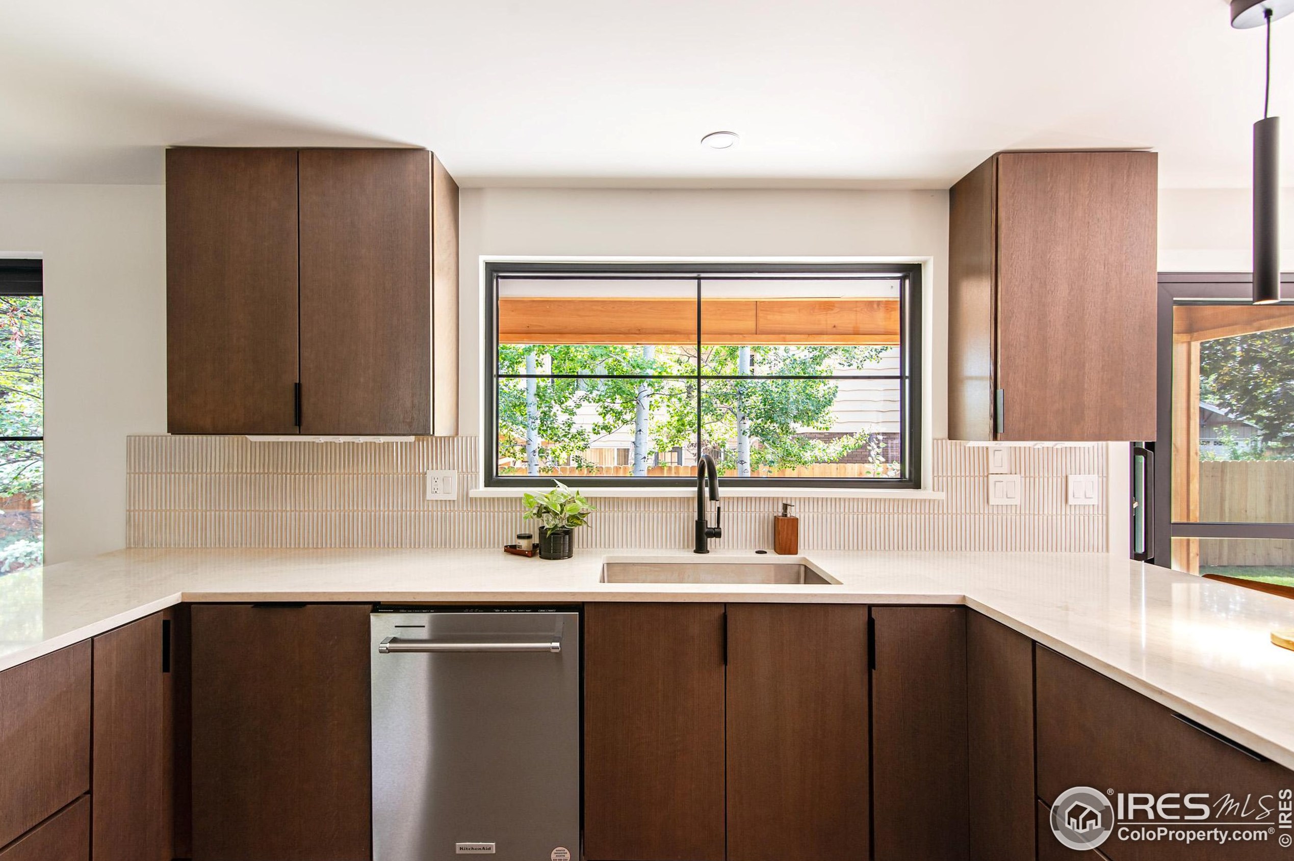 290 Mohawk Dr, Boulder CO  80303-3650 exterior