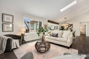 2443 Hampstead Dr - Photo 4