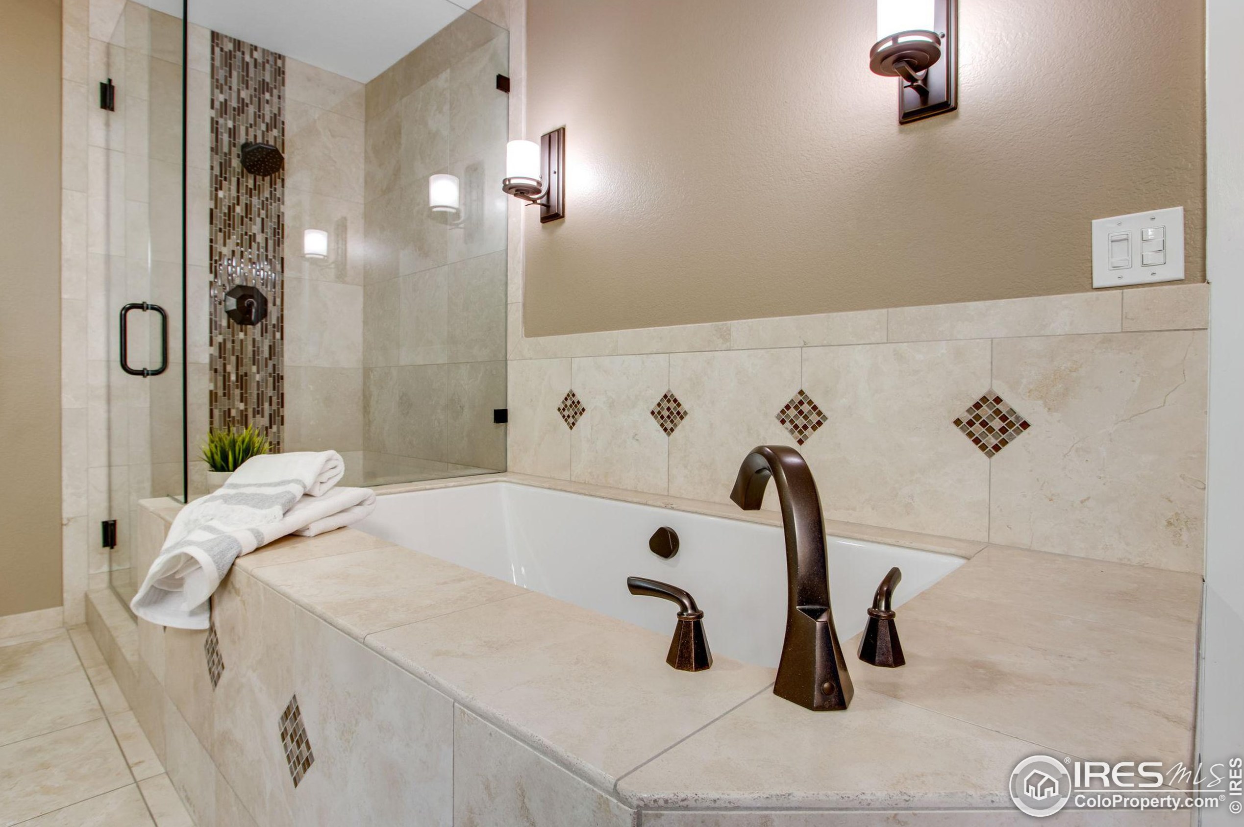 1717 Lindenwood Dr, Fort Collins CO  80524-2280 exterior