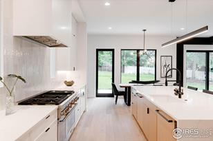 503 Hawthorn Ave - Photo 6