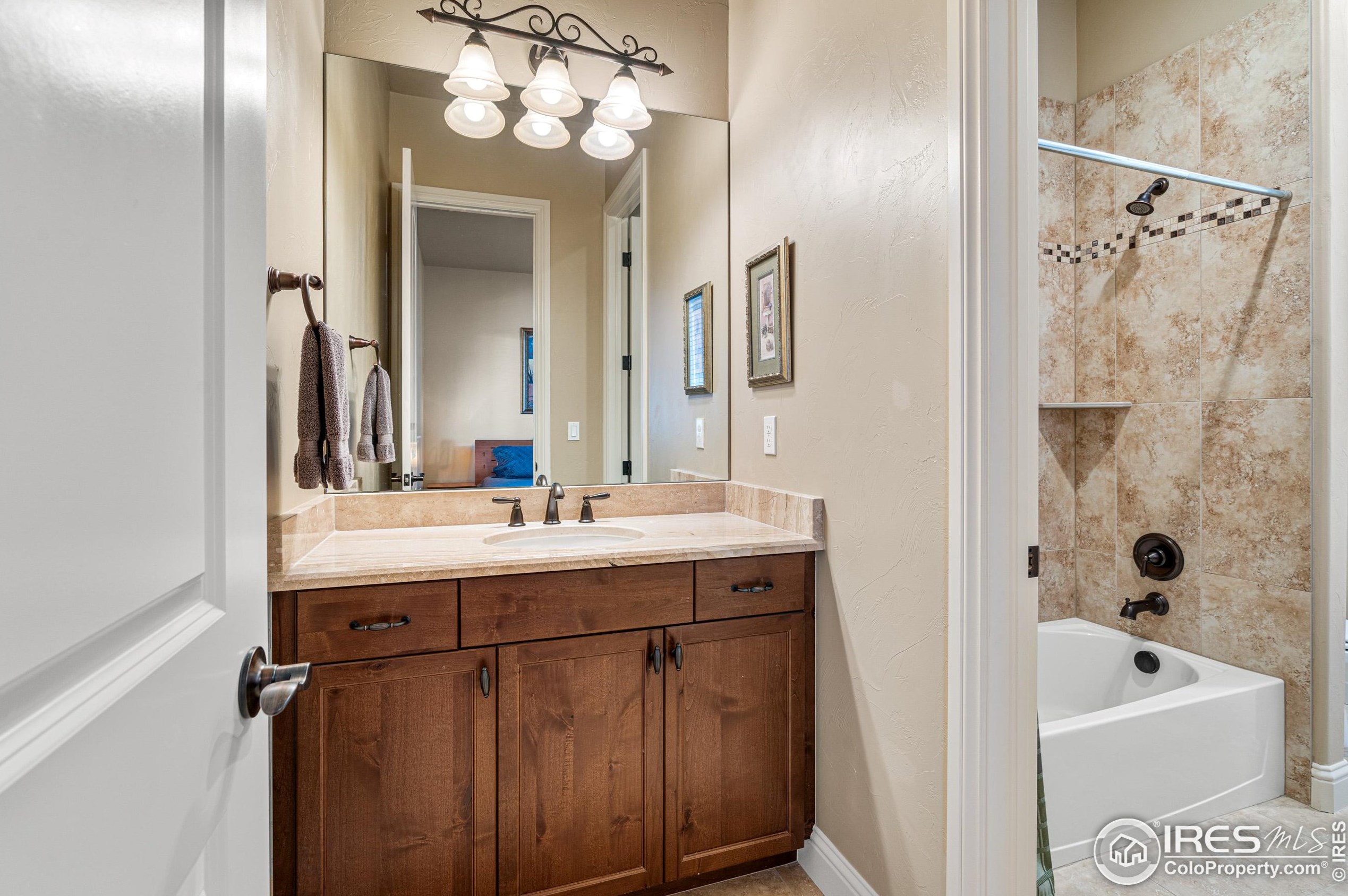 5025 Knobcone Dr, Castle Rock CO 80108-7803 exterior