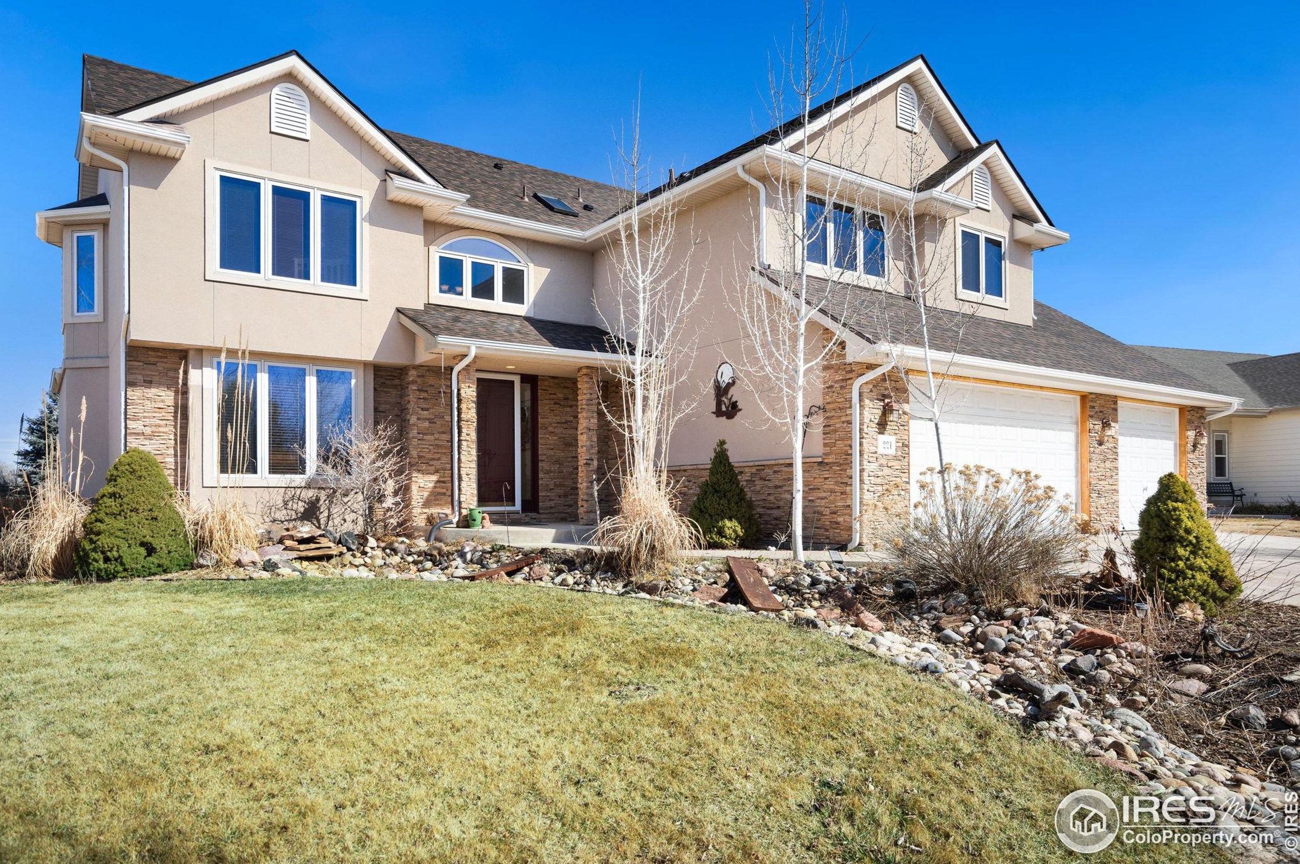 221 Camino Del Mundo, Fort Collins CO  80524-8963 exterior