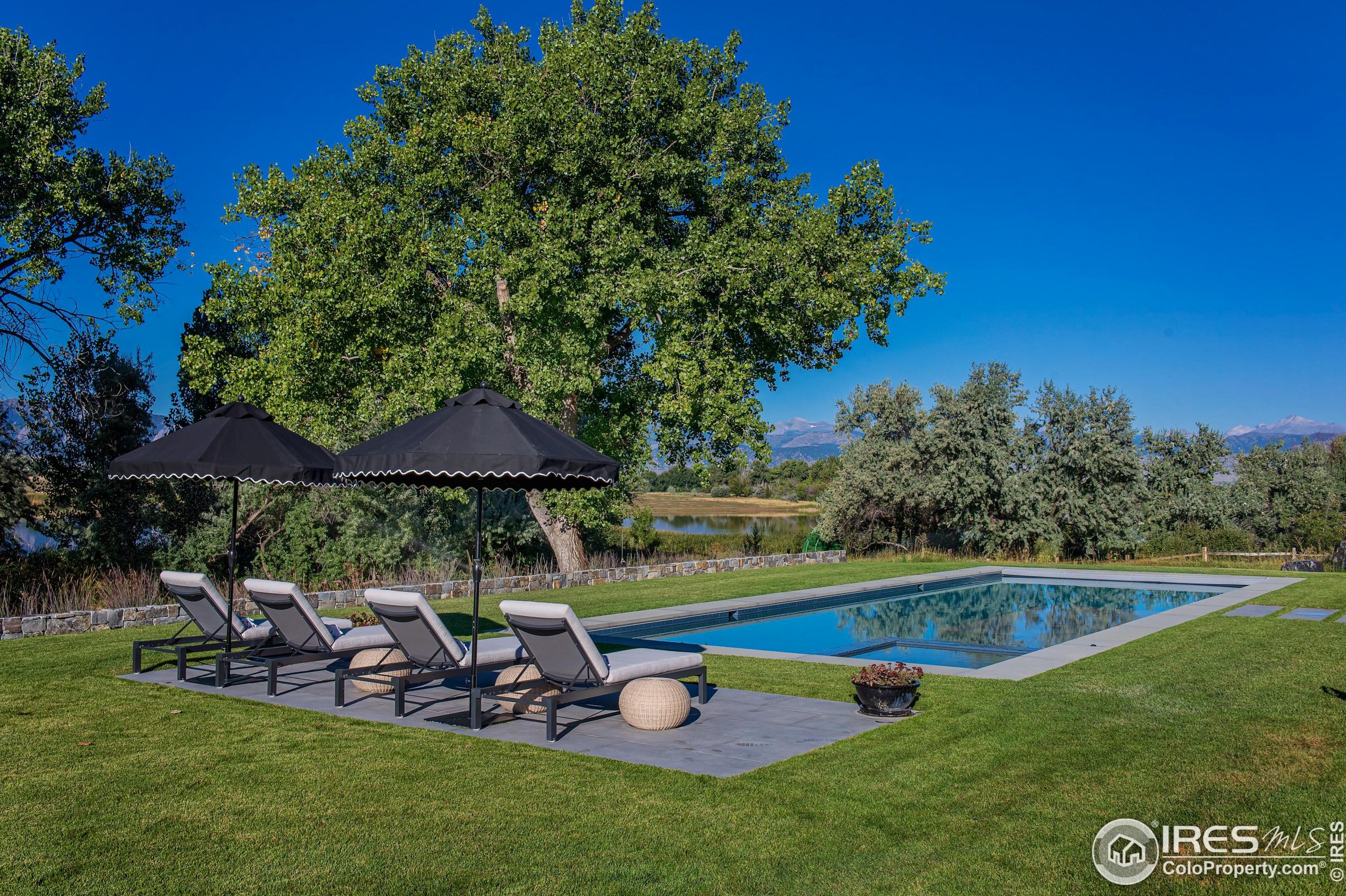 8802 Lakeside Ct, Boulder CO 80301-5107 exterior