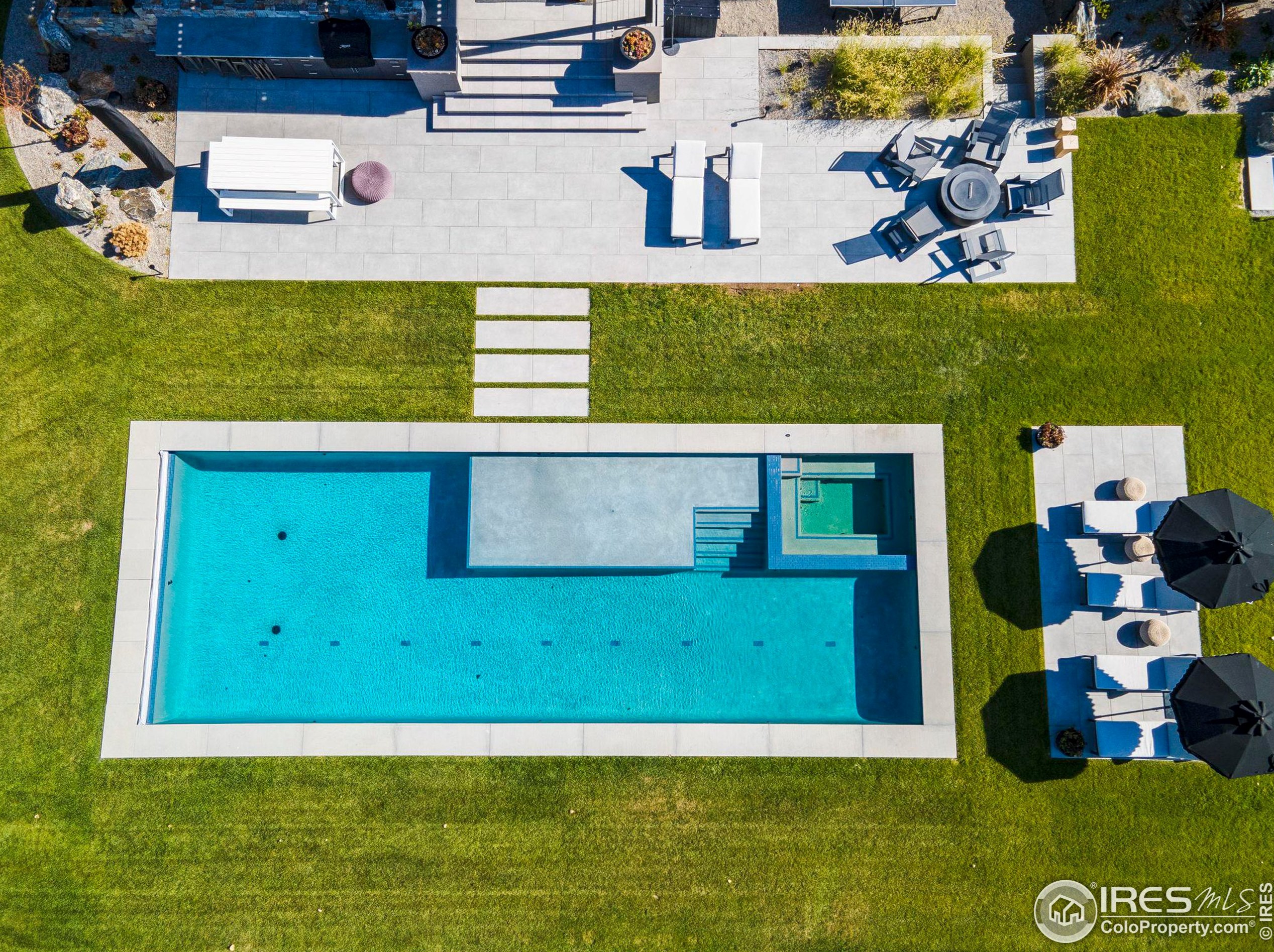 8802 Lakeside Ct, Boulder CO 80301-5107 exterior