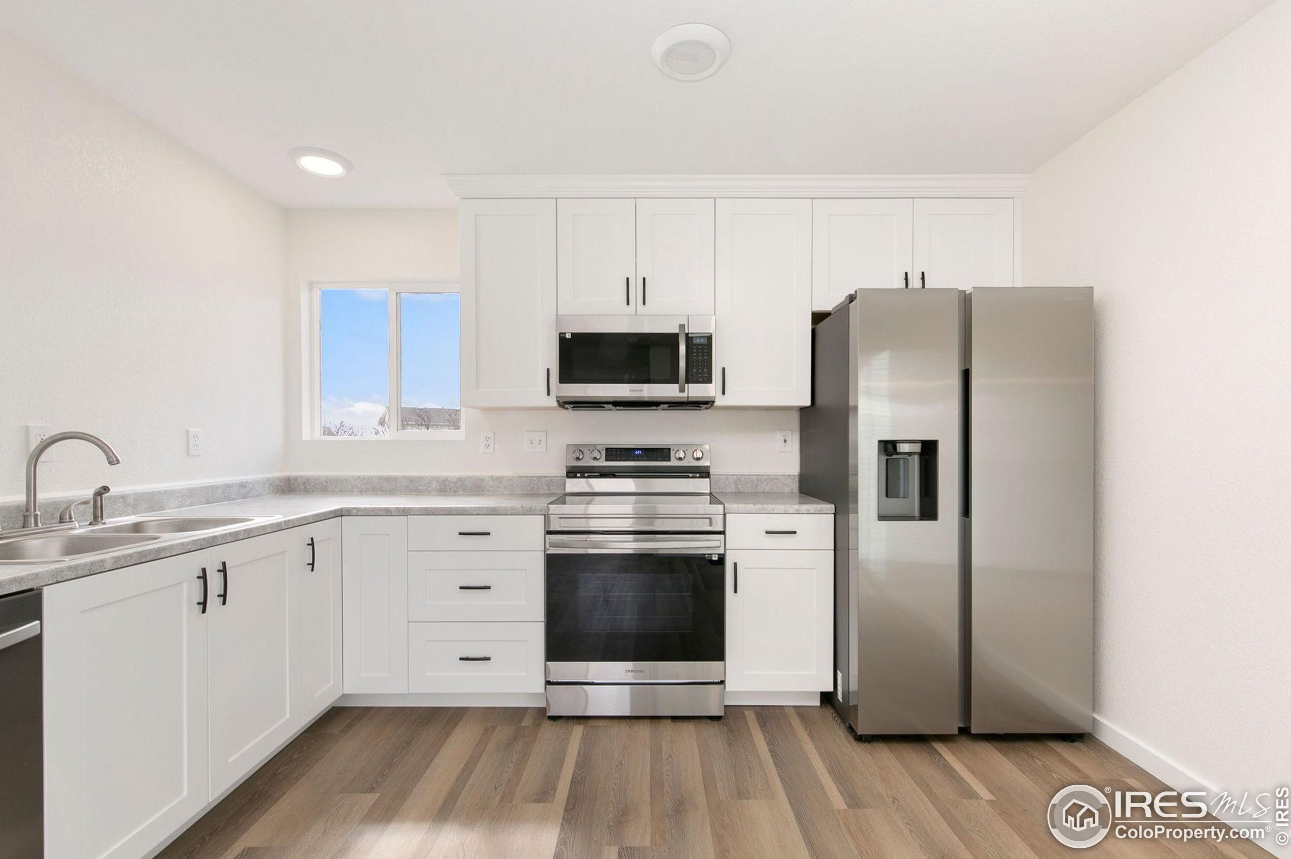 3907 Falcon Ln, Greeley, CO 80620-9527