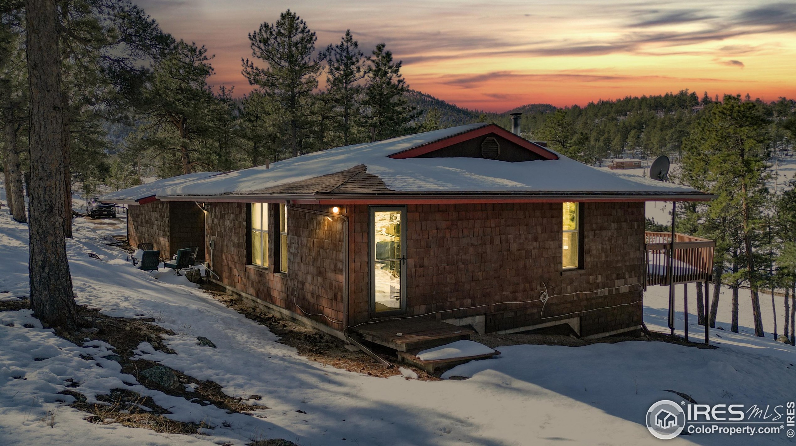 921 Spruce Mountain Dr, Drake, CO 80515