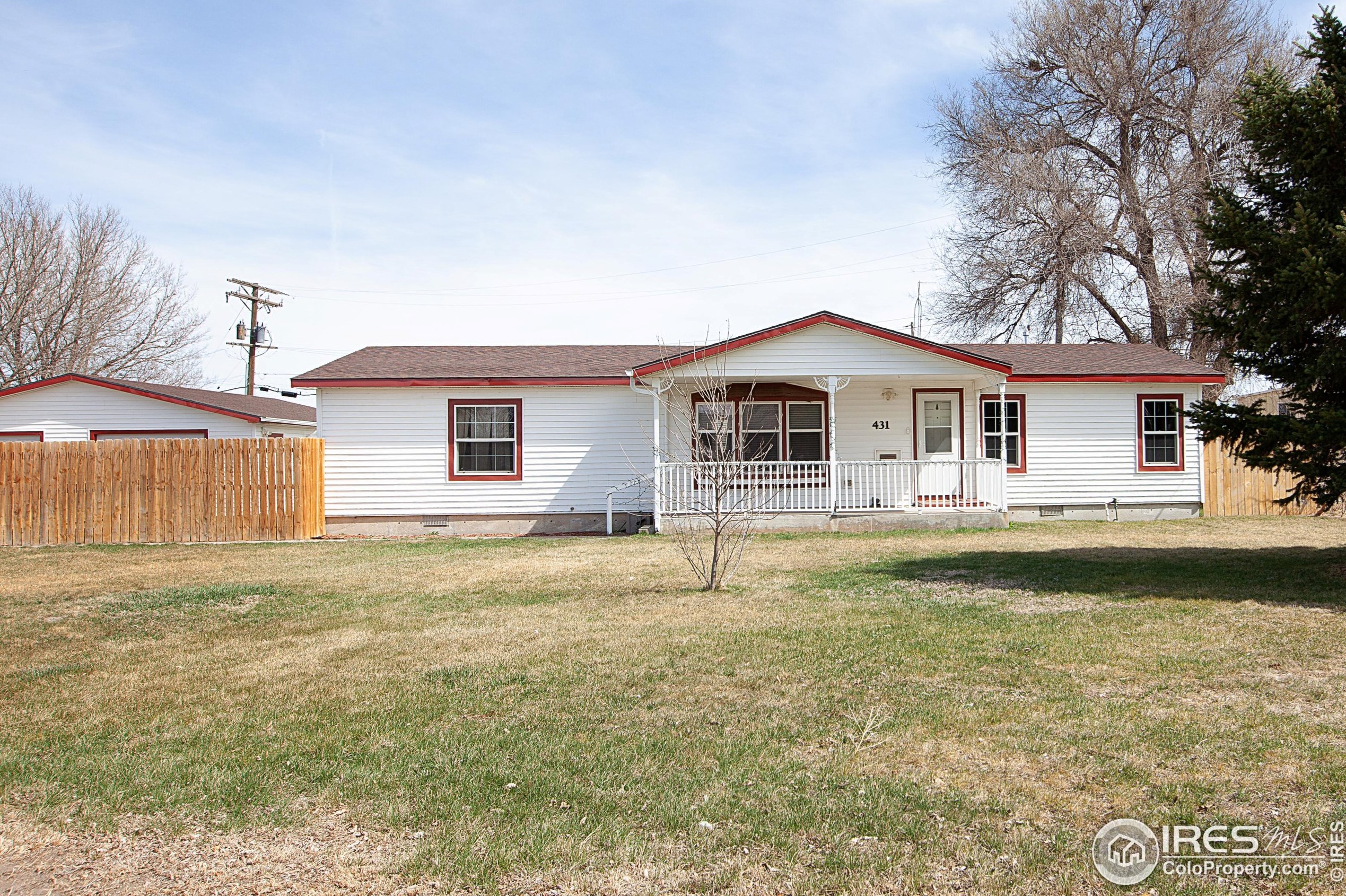 431 Valley Dr, Sterling, CO 80751-2412