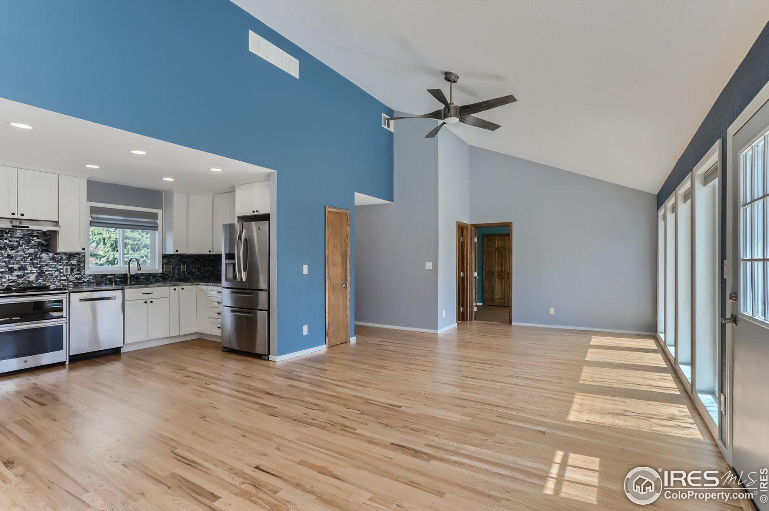 1209 Hunter Ct, Longmont, CO 80501-3158