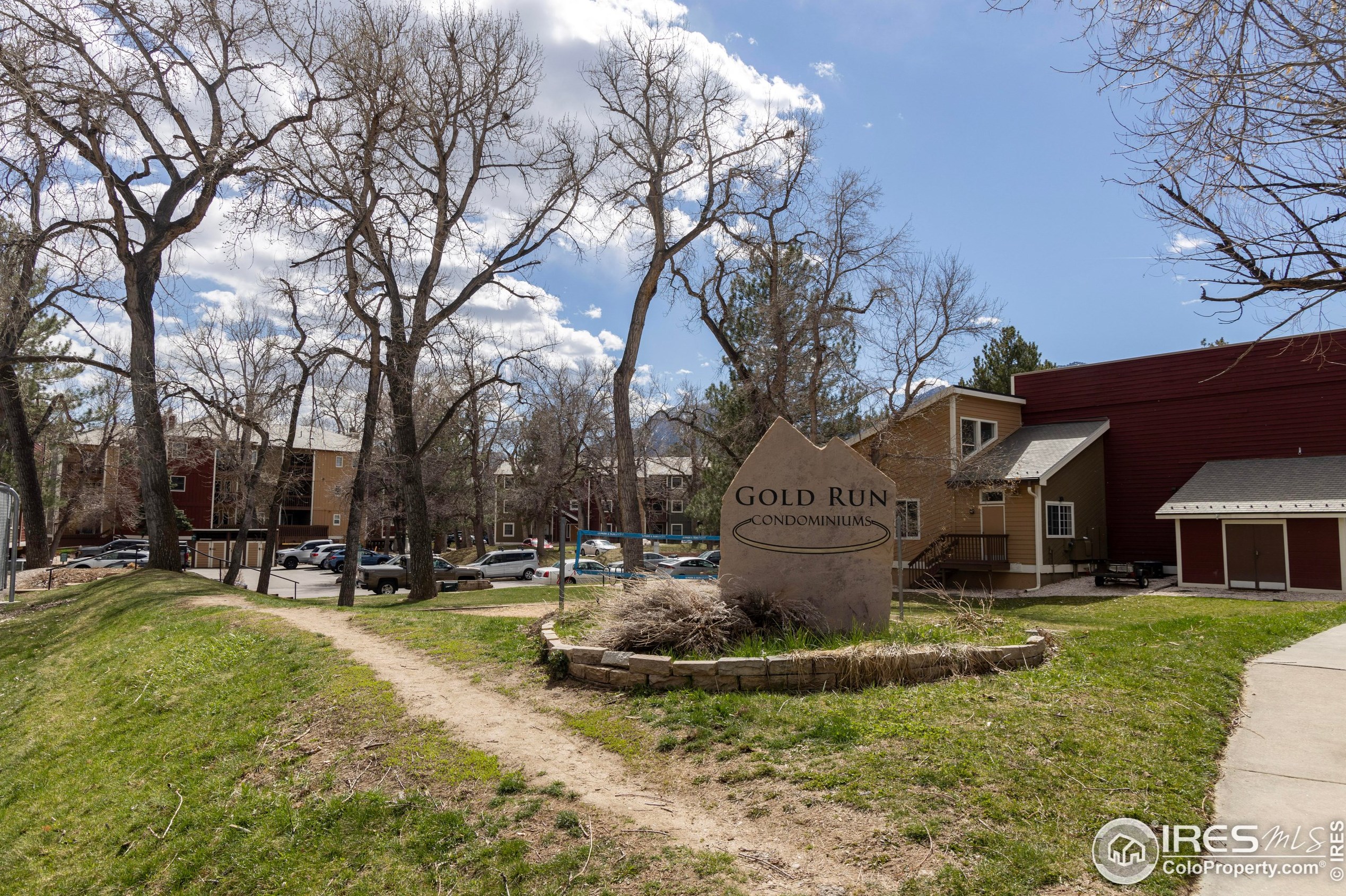 2930 Shadow Creek Dr, Boulder CO  80303-1762 exterior