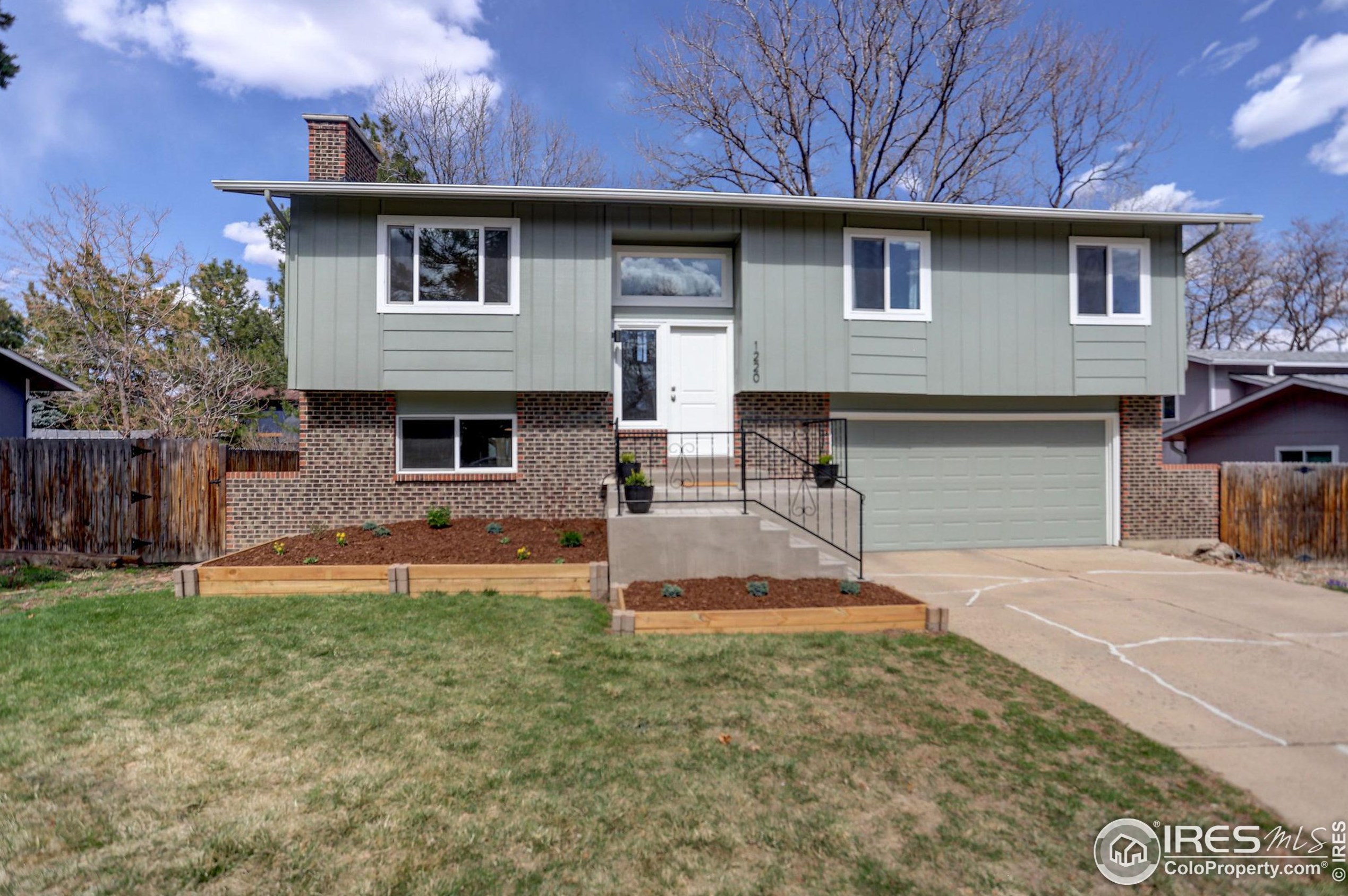 1220 Apollo Dr, Lafayette, CO 80026-1205