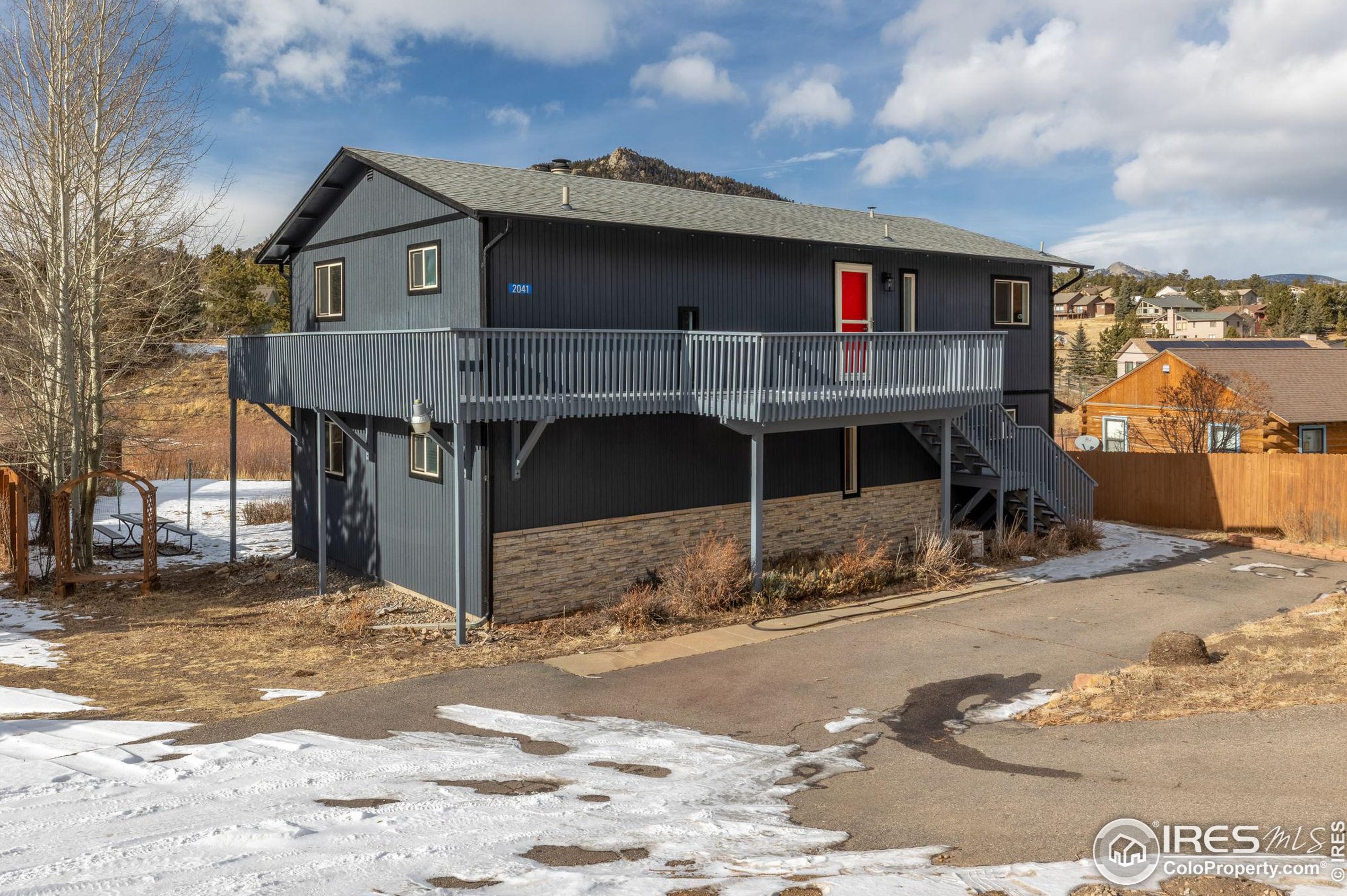 2041 Fish Creek Rd, Estes Park CO 80517-6925 exterior