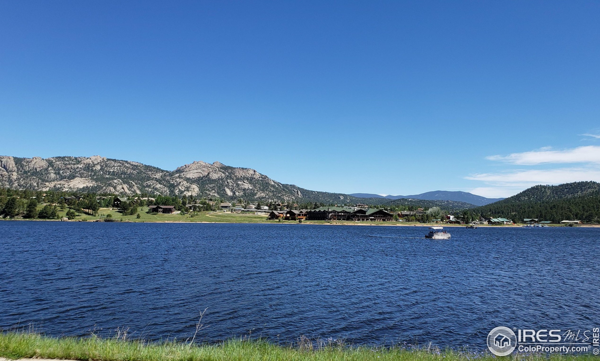 2041 Fish Creek Rd, Estes Park CO 80517-6925 exterior