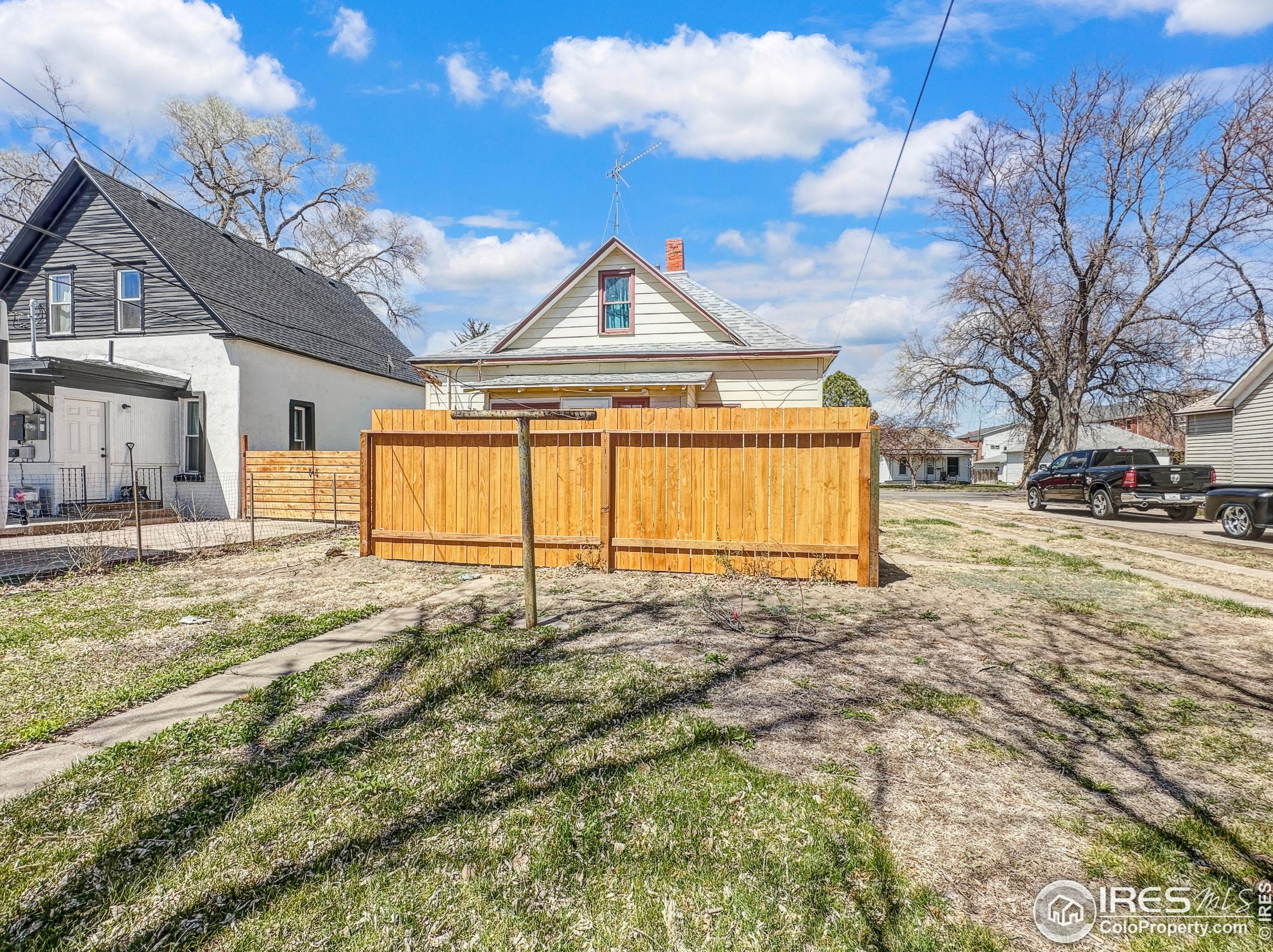 221 Denver St, Sterling CO 80751-4037 exterior