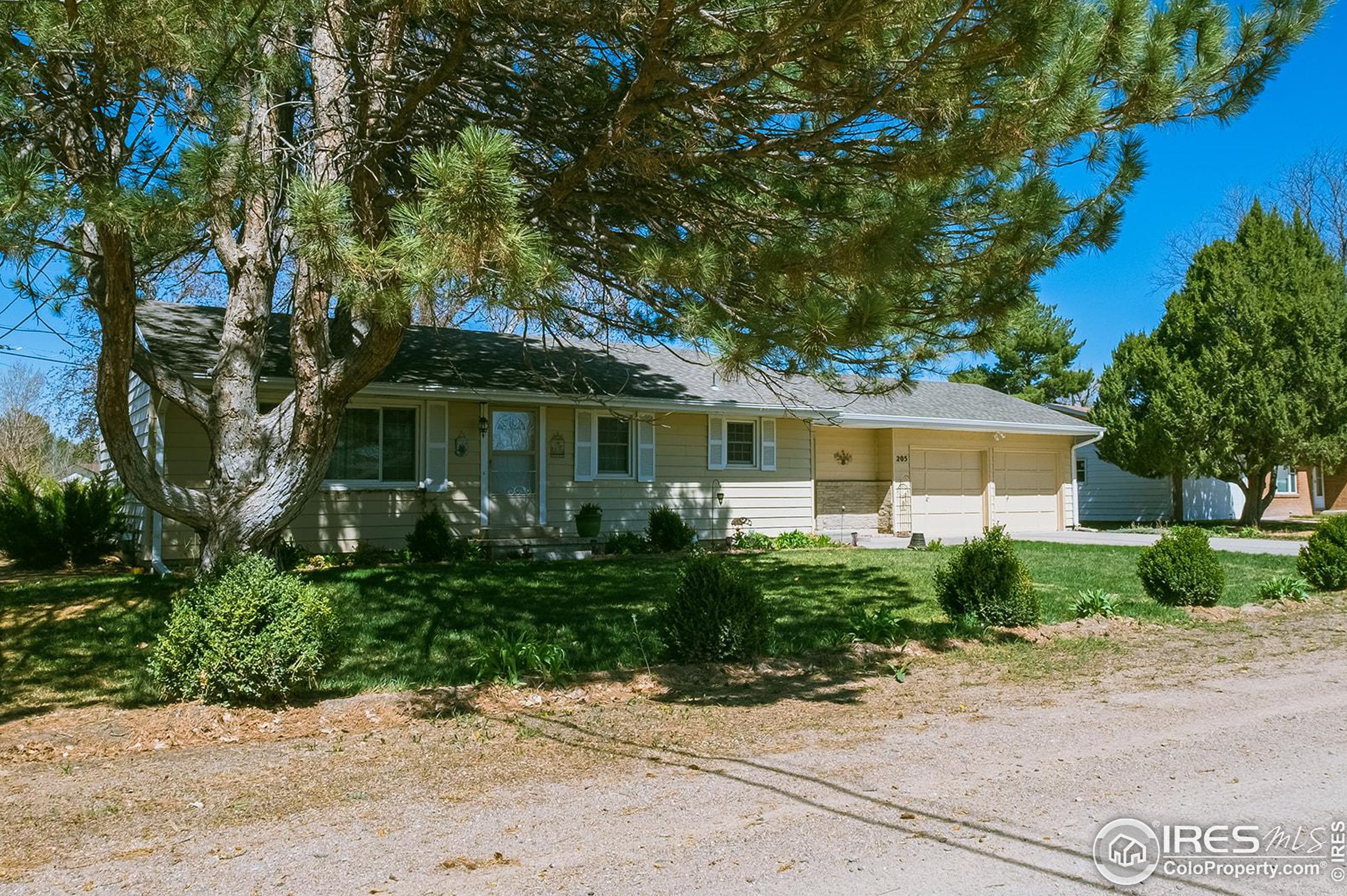 205 Springdale Rd, Sterling, CO 80751