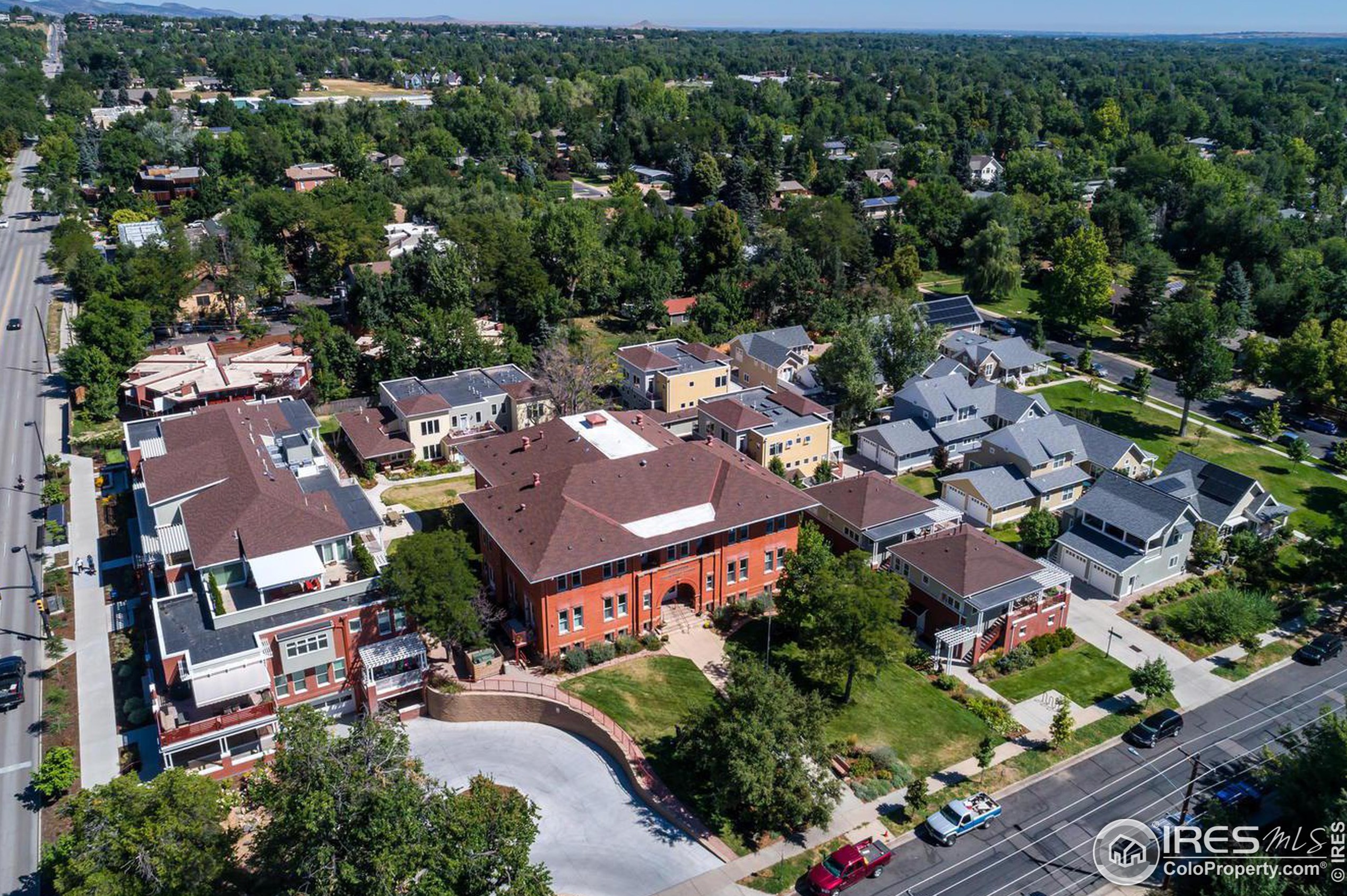 1215 Cedar Ave #202, Boulder, CO 80304
