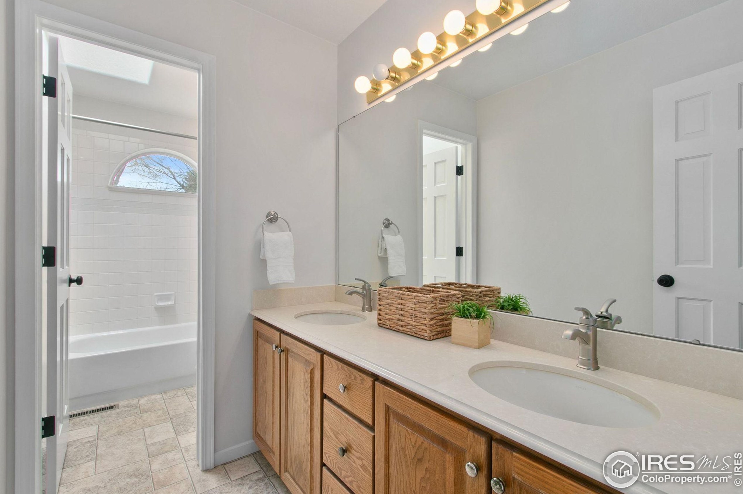 604 Hinsdale Ct, Fort Collins CO  80526-3933 exterior