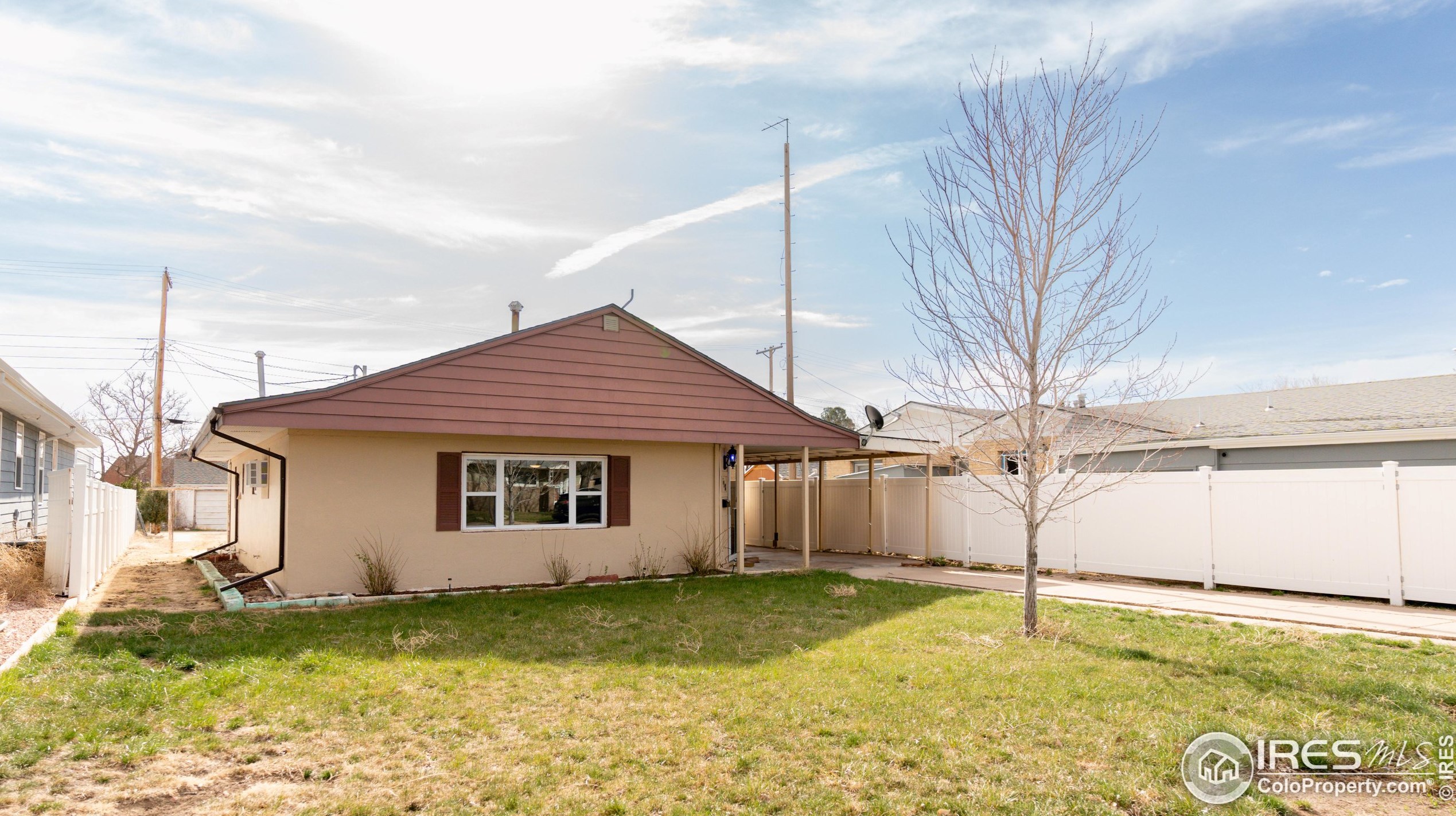 618 Fremont Ave, Akron, CO 80720-1050