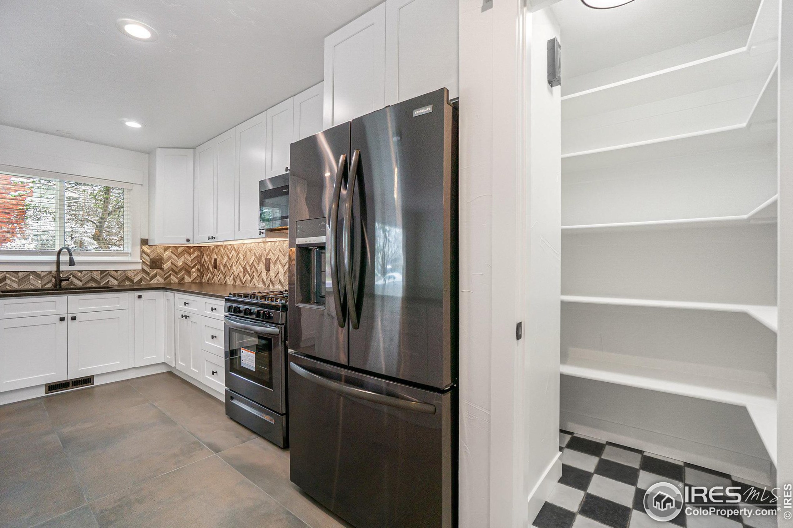 1725 Centennial Rd, Fort Collins CO 80525-4702 exterior