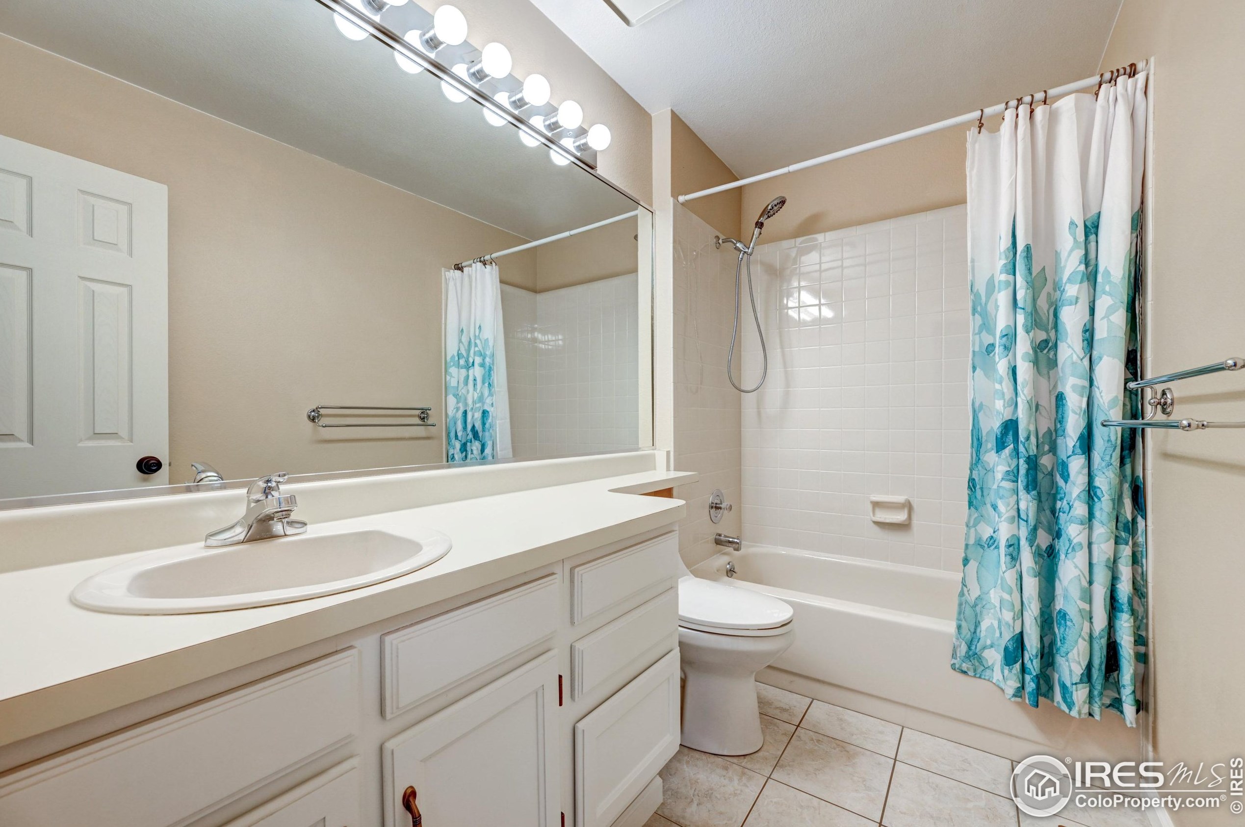 17504 Caspian Pl, Denver CO  80013-4141 exterior