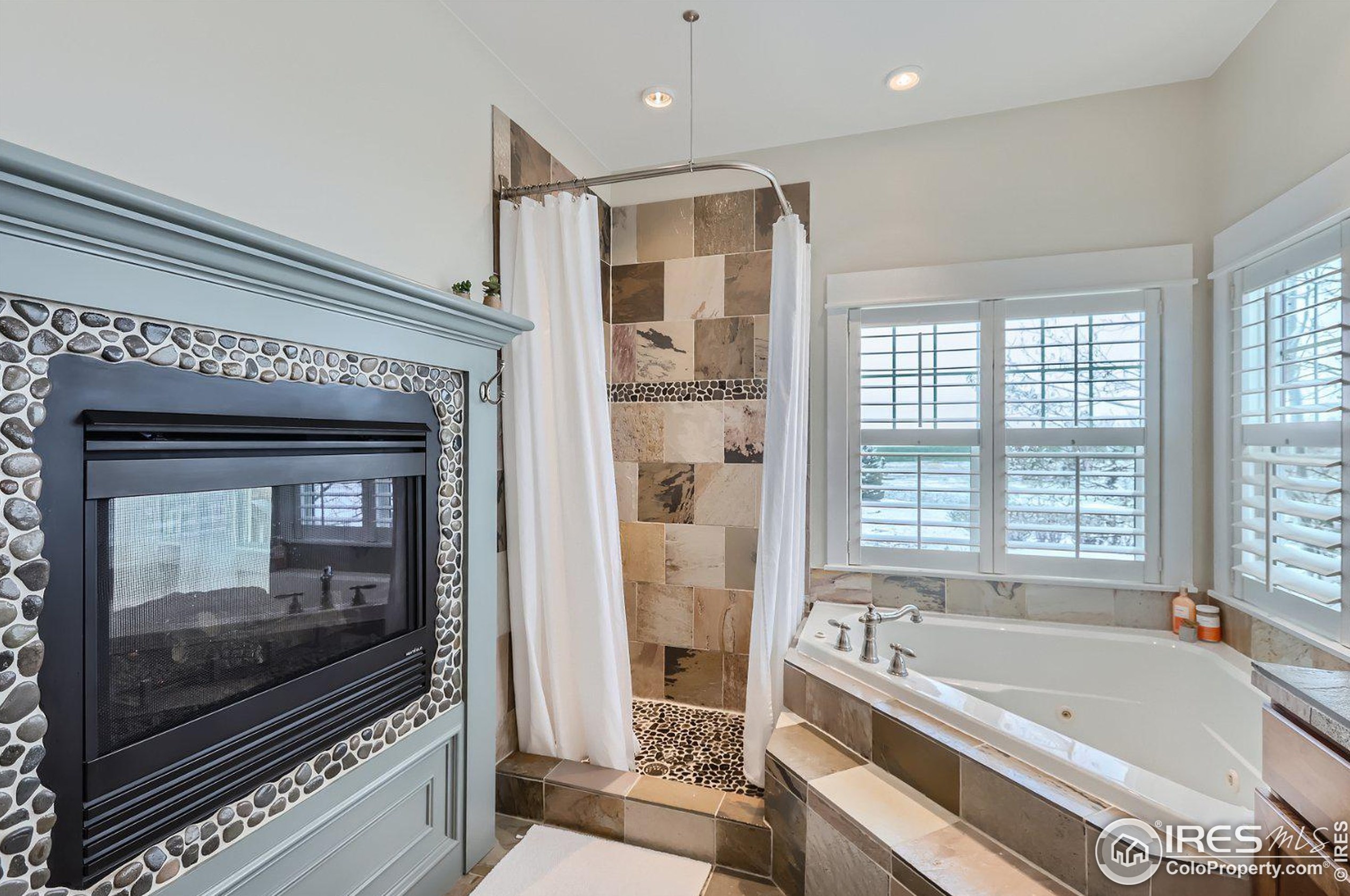 1283 Hilltop Cir, Fort Collins CO  80550-3336 exterior