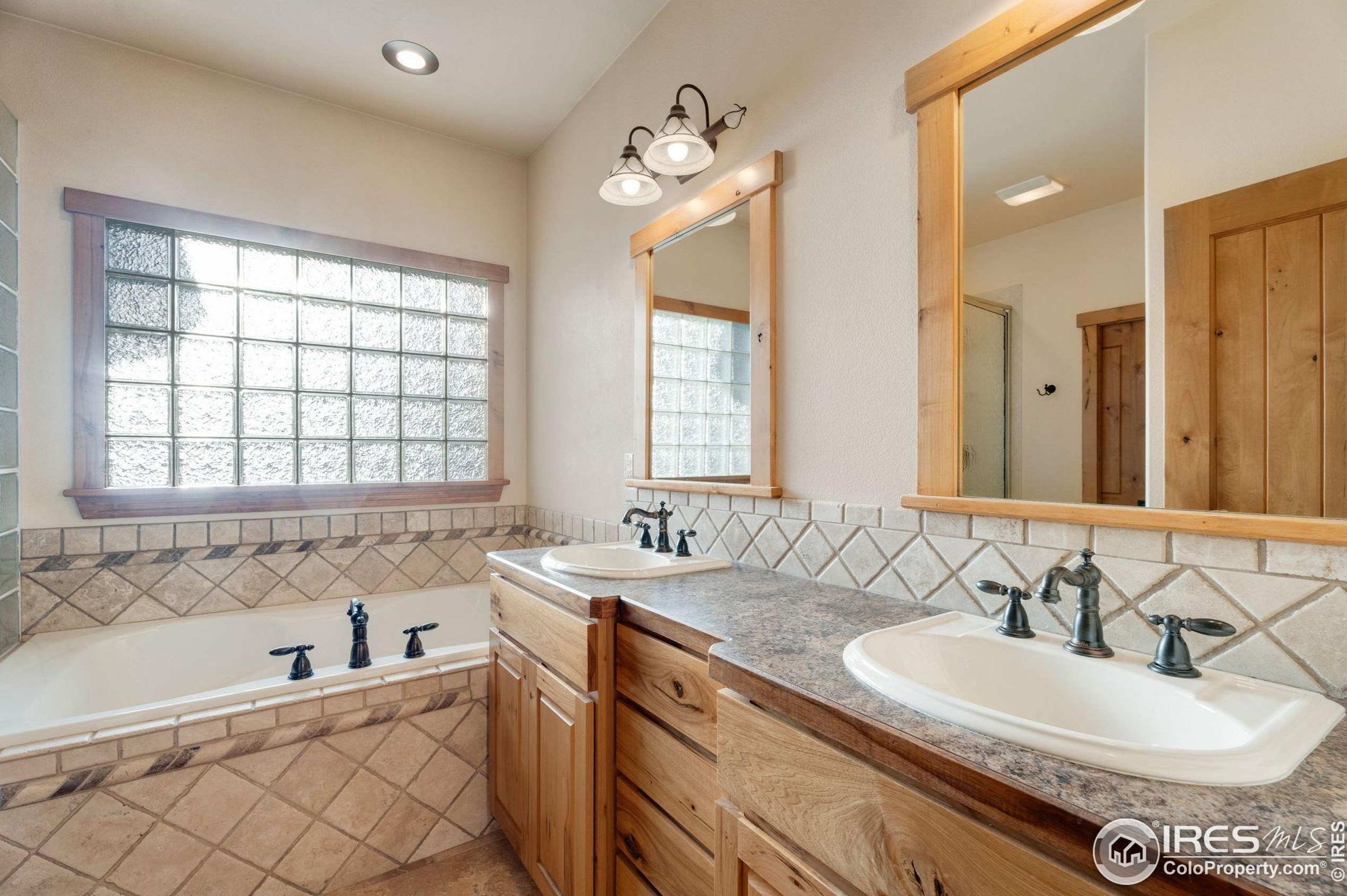 1715 Uncompahgre Dr, Loveland CO 80538-7248 exterior