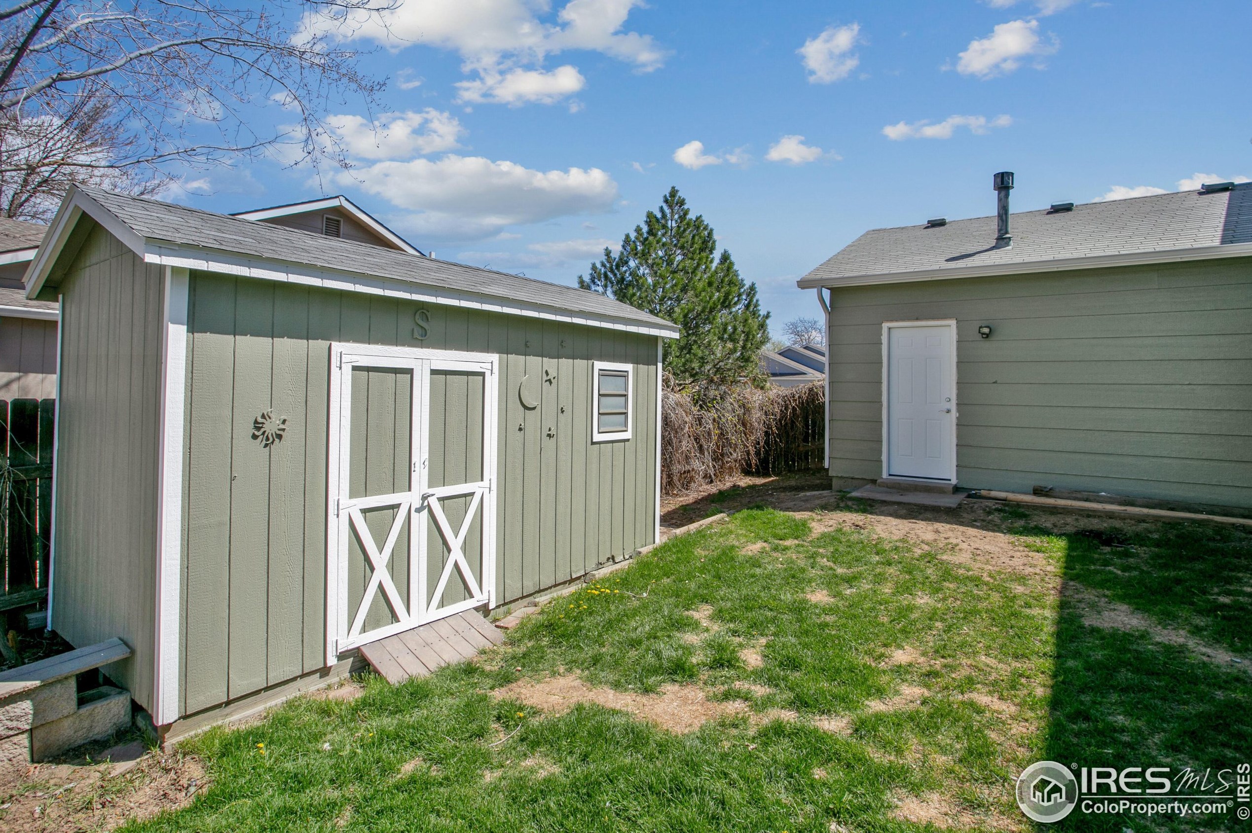 2605 Redbud Dr, Loveland CO  80538-3383 exterior