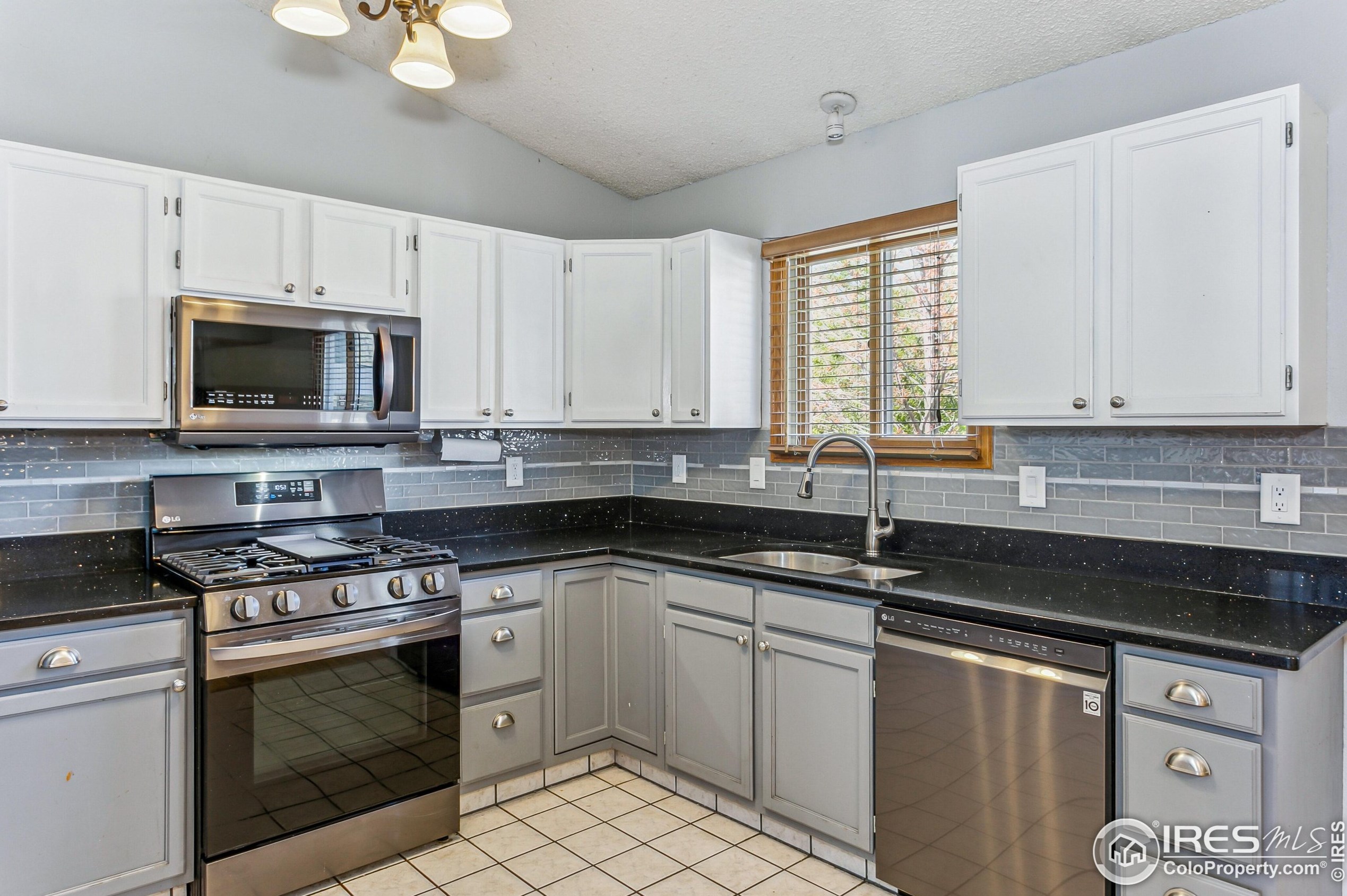 2605 Redbud Dr, Loveland CO  80538-3383 exterior