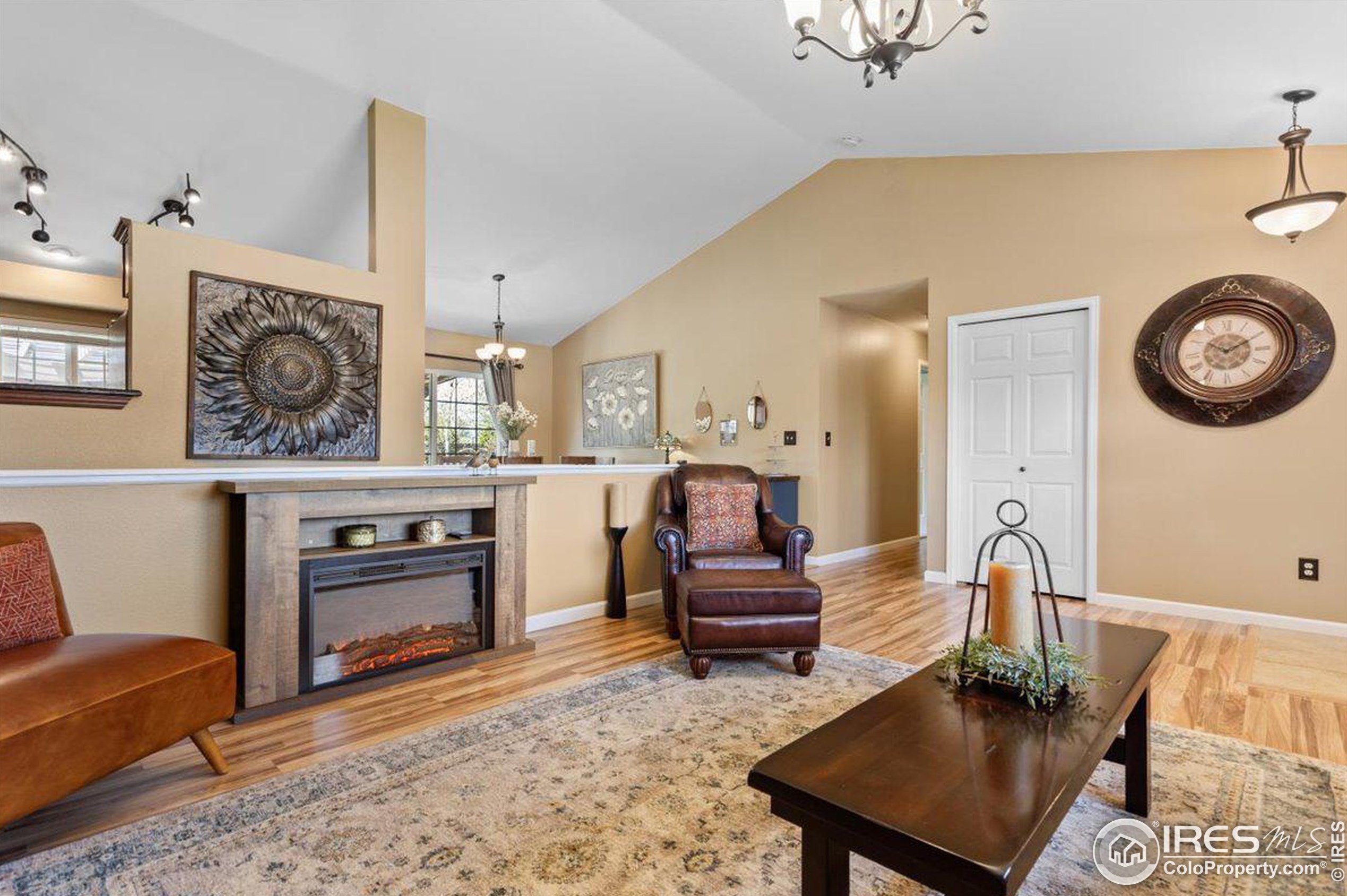 879 Emerald Dr, Fort Collins CO  80550-5552 exterior