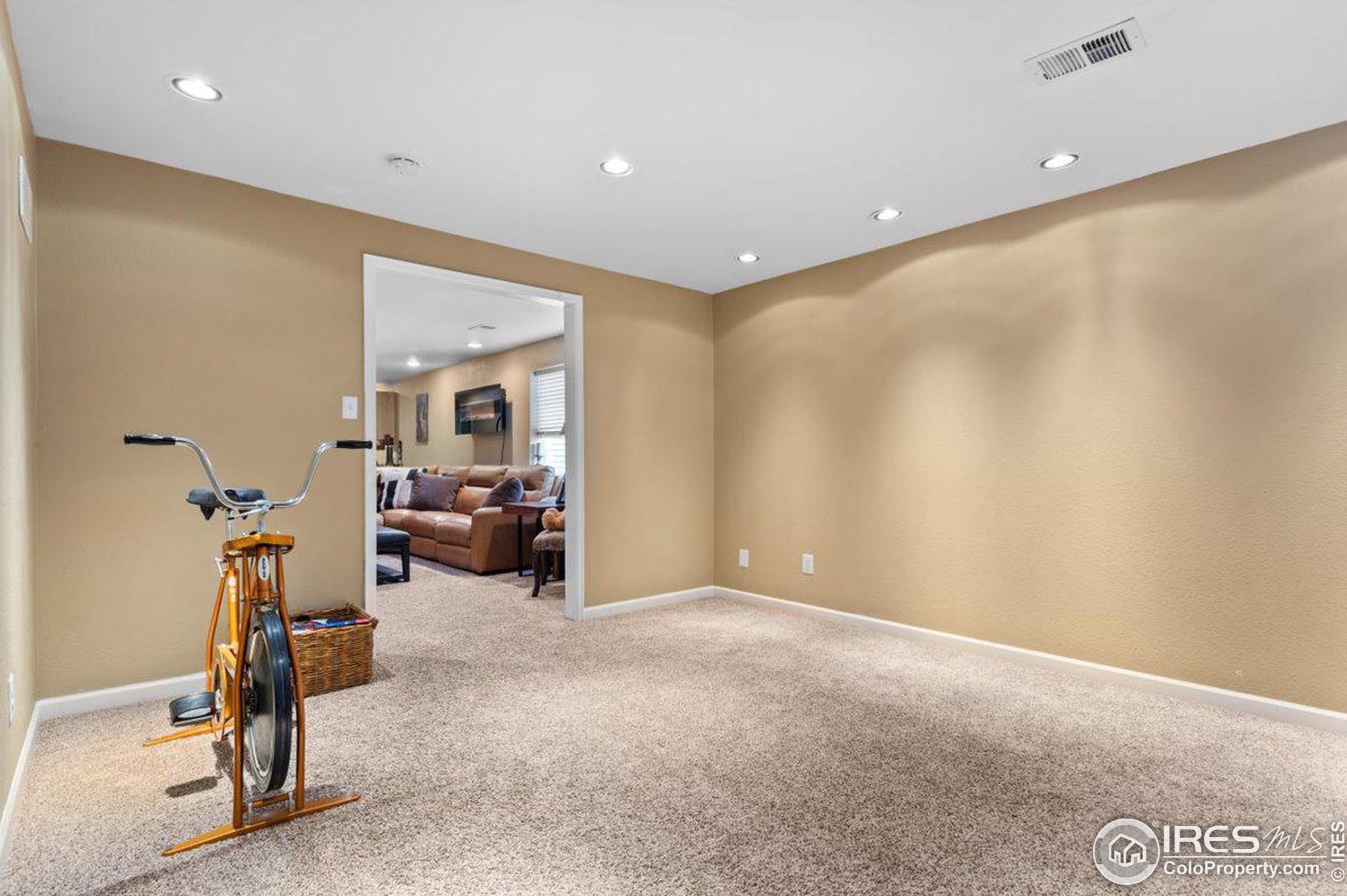 879 Emerald Dr, Fort Collins CO  80550-5552 exterior