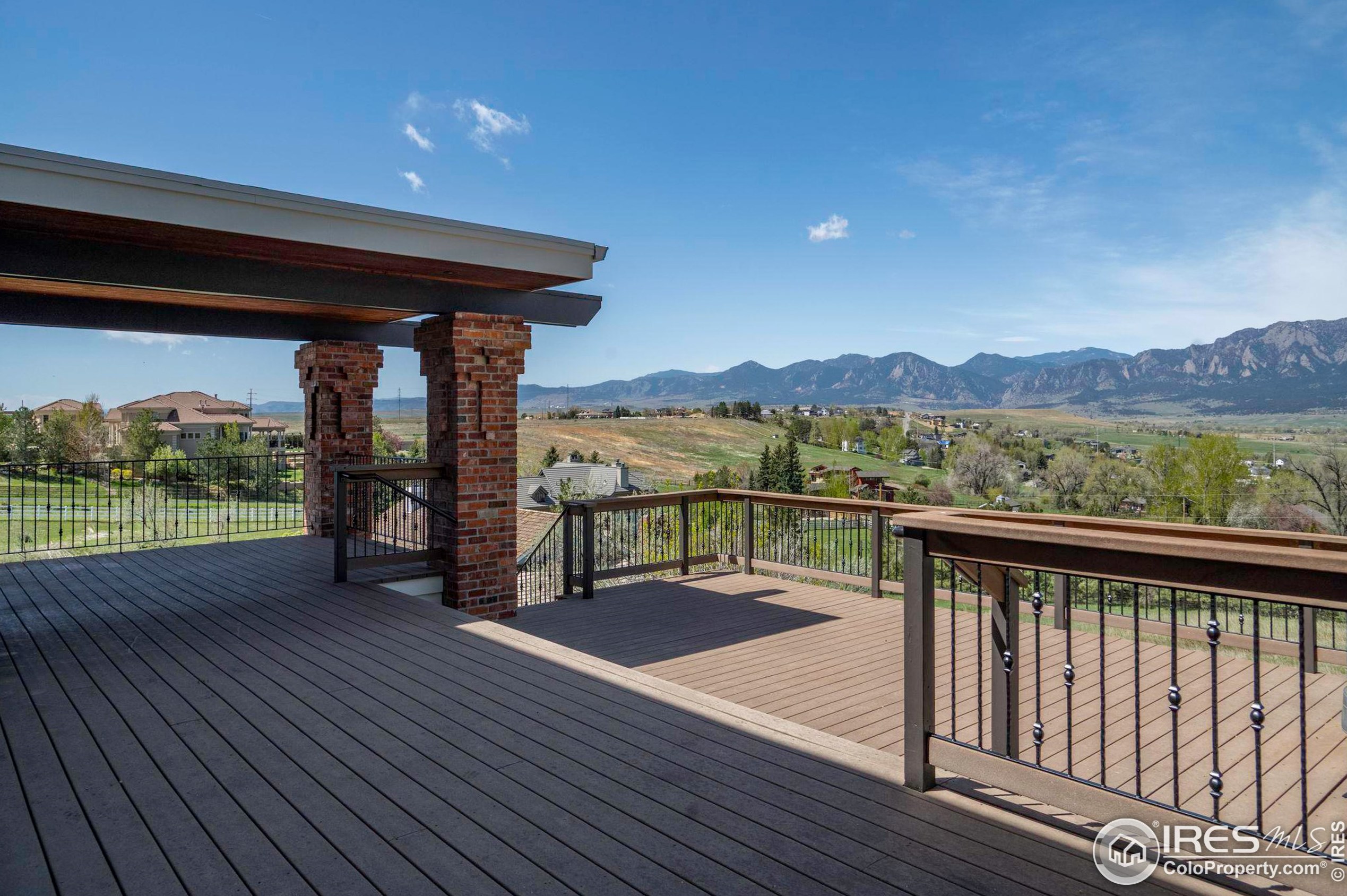 375 Majestic Vw Dr, Boulder CO  80303-4503 exterior