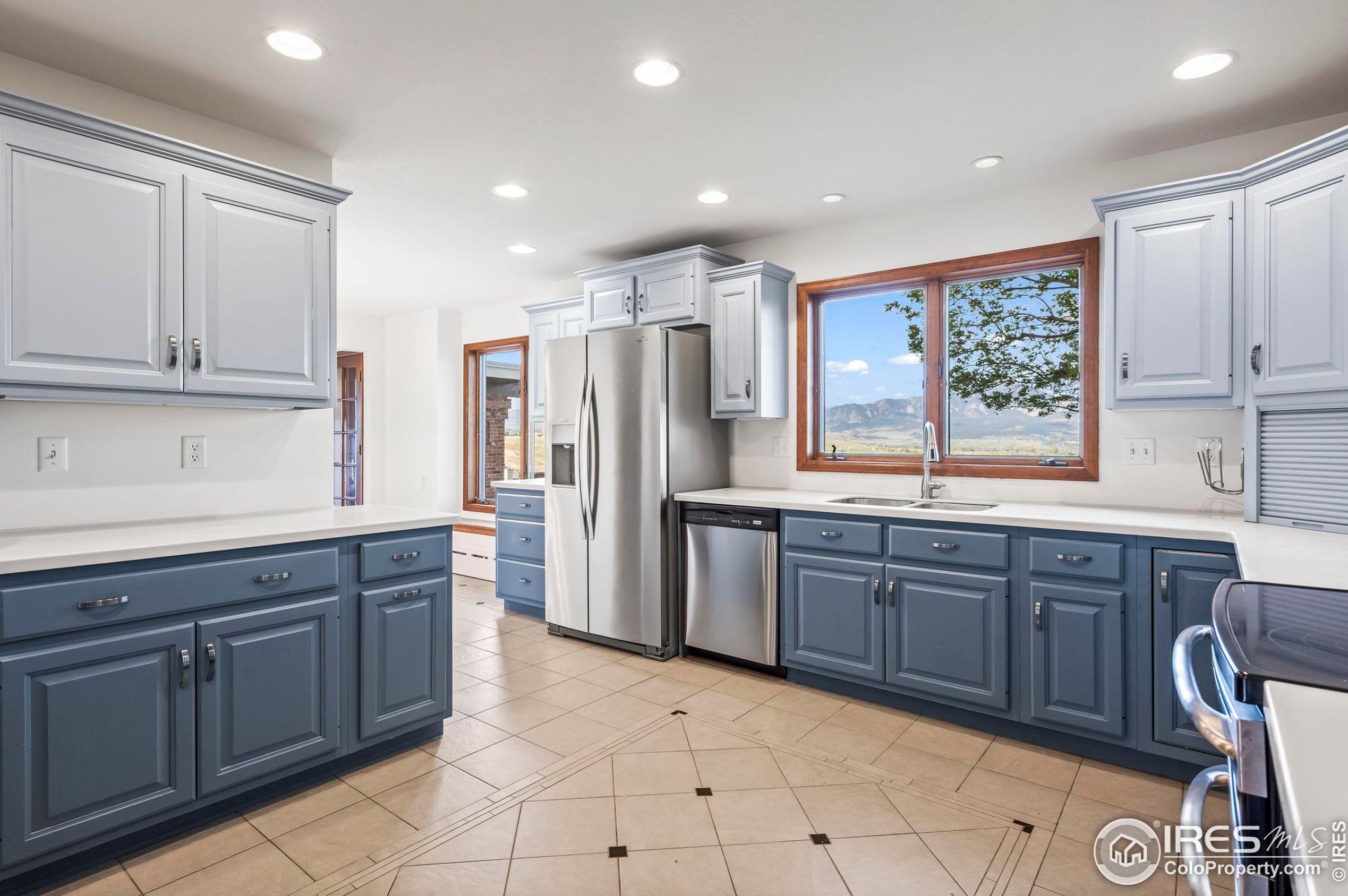 375 Majestic Vw Dr, Boulder CO  80303-4503 exterior