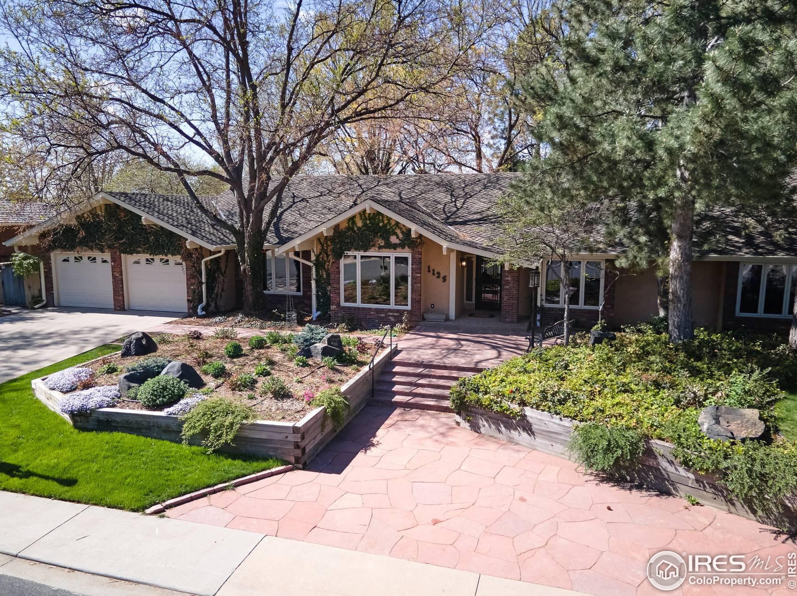 1125 Fox Hill Dr, Longmont, CO 80504