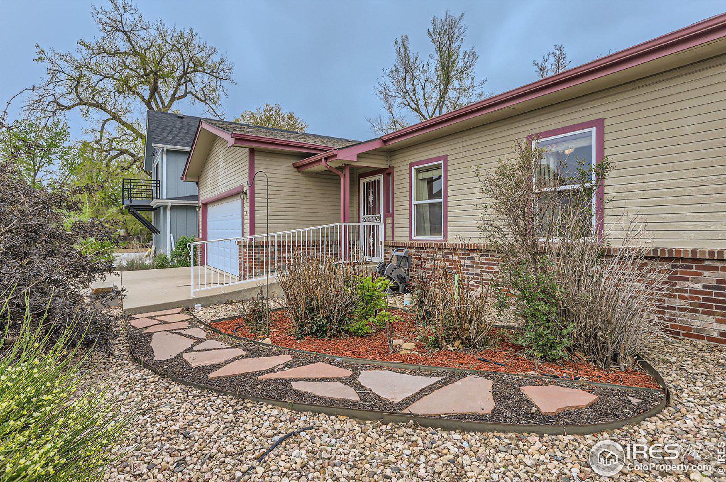8563 48th Pl, Arvada, CO 80002-4259